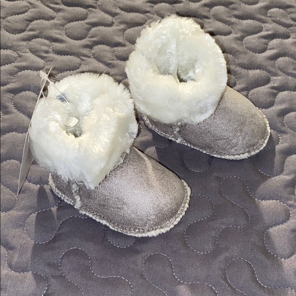 H&M Baby Faux Fur Warm Lined Bootties - Picture 2 of 7